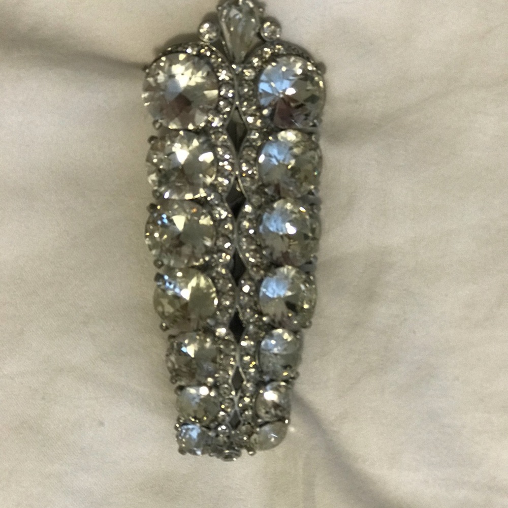 Cabi brooch